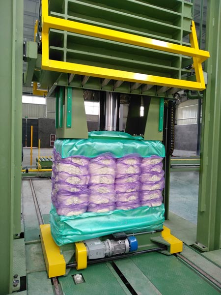 Pressa-FTC-con-una-balla-pressata-di-bumps